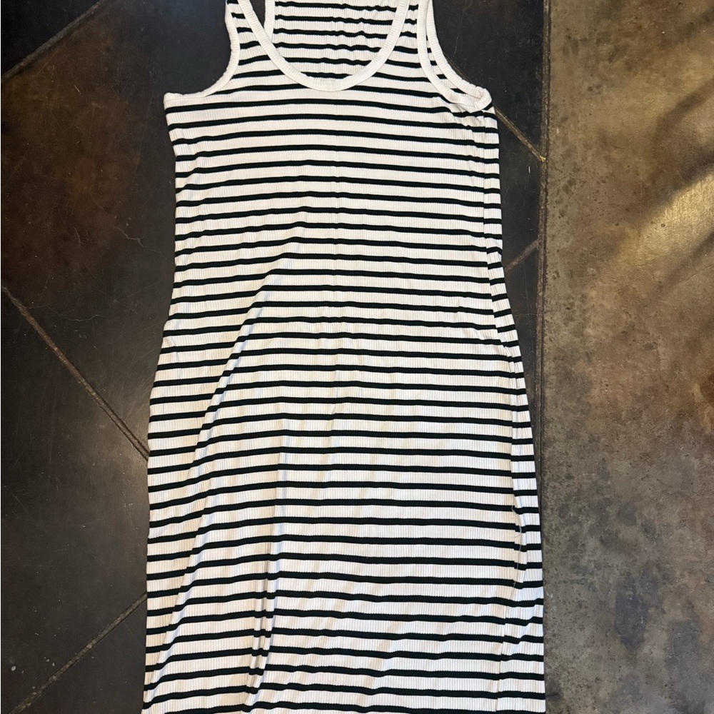 Reitmans Black and White Sleeveless Sheath Dress